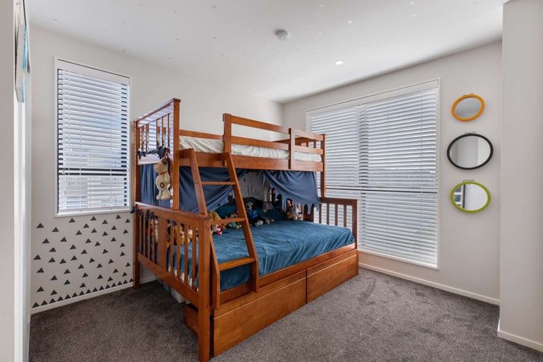 Photo of property in 2 Courage Road, Papakura, 2110