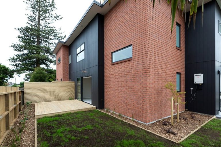 Photo of property in 8 Henui Street, Strandon, New Plymouth, 4312