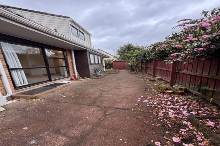 Photo of property in 2/17 Ross Martin Court, Conifer Grove, Takanini, 2112