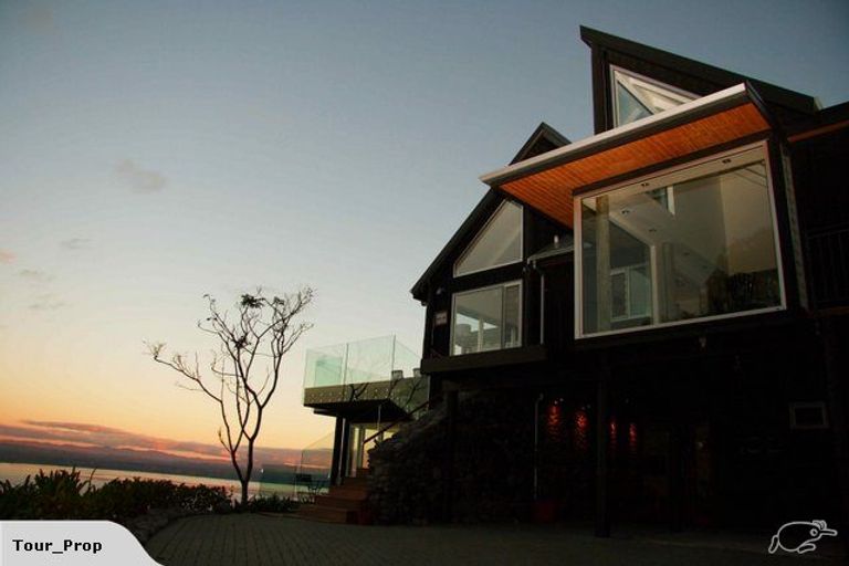 Photo of property in 1/133 Mapara Road, Acacia Bay, Taupo, 3385