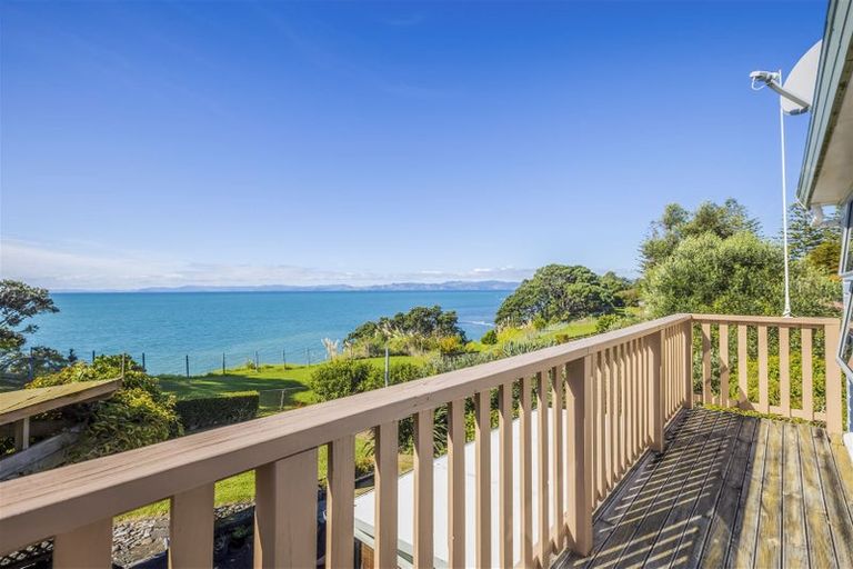 Photo of property in 63 Howard Road, Orere Point, Papakura, 2585