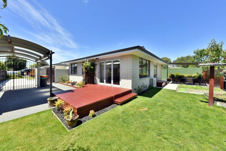 Photo of property in 2/35 Cavendish Road, Casebrook, Christchurch, 8051