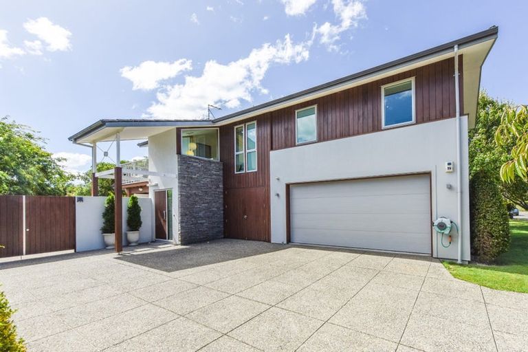 Photo of property in 16 Aratia Way, Richmond, 7020