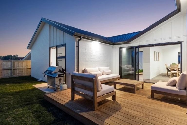 Photo of property in 18 Okataina Street, Pyes Pa, Tauranga, 3112