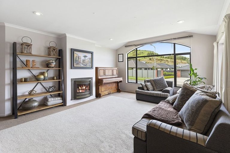 Photo of property in 159 Woodman Drive, Tawa, Wellington, 5028