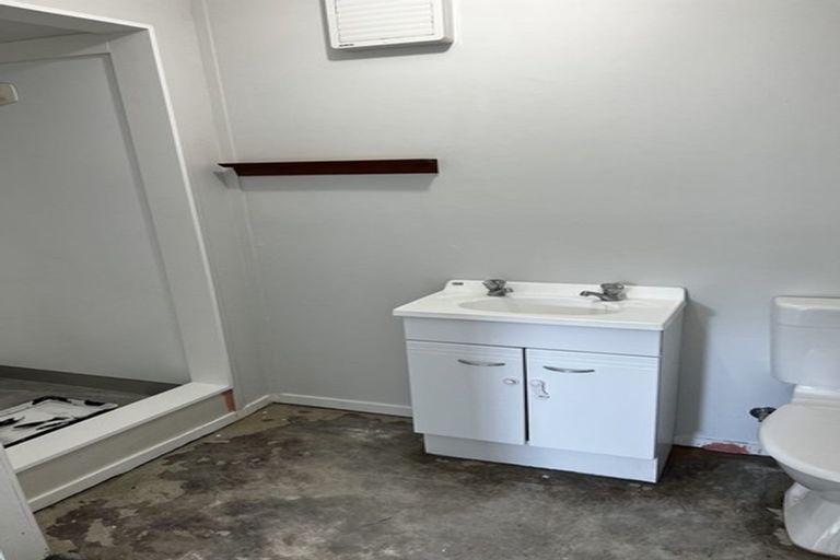 Photo of property in 3/49 Mandalay Terrace, Khandallah, Wellington, 6035