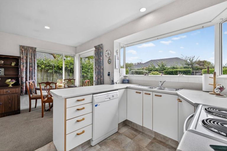 Photo of property in 1/193 Wairakei Road, Bryndwr, Christchurch, 8053