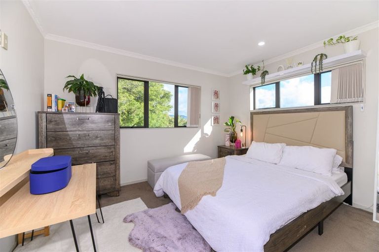 Photo of property in 99a Awaroa Road, Sunnyvale, Auckland, 0612
