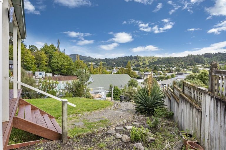Photo of property in 2/9 Montgomery Street, Stokes Valley, Lower Hutt, 5019
