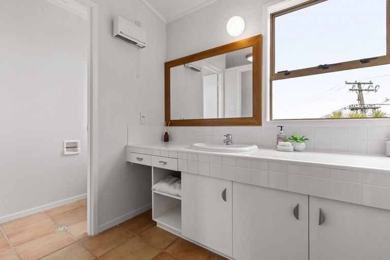 Photo of property in 175 Bleakhouse Road, Mellons Bay, Auckland, 2014