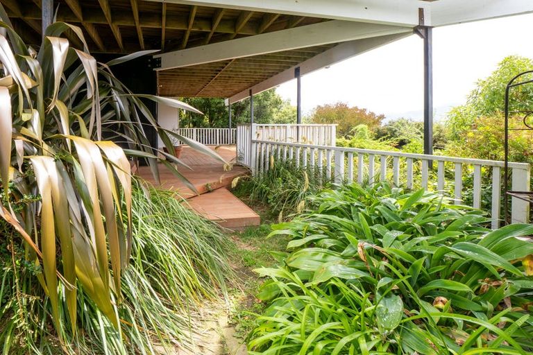 Photo of property in 6506 Christchurch Akaroa Road, Takamatua, 7581