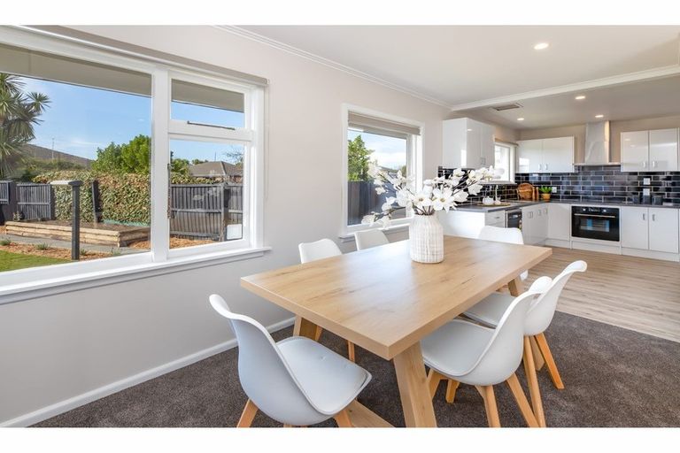 Photo of property in 17 Cromer Place, New Brighton, Christchurch, 8062