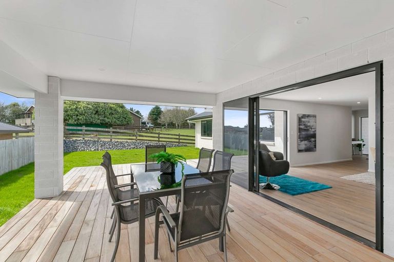 Photo of property in 2 Evan Tasman Lane, Waiuku, 2123