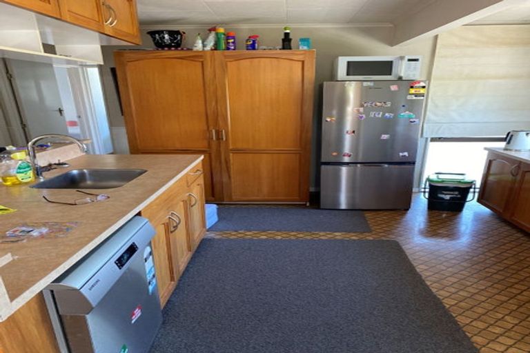 Photo of property in 2a Coniston Avenue, Te Atatu South, Auckland, 0610