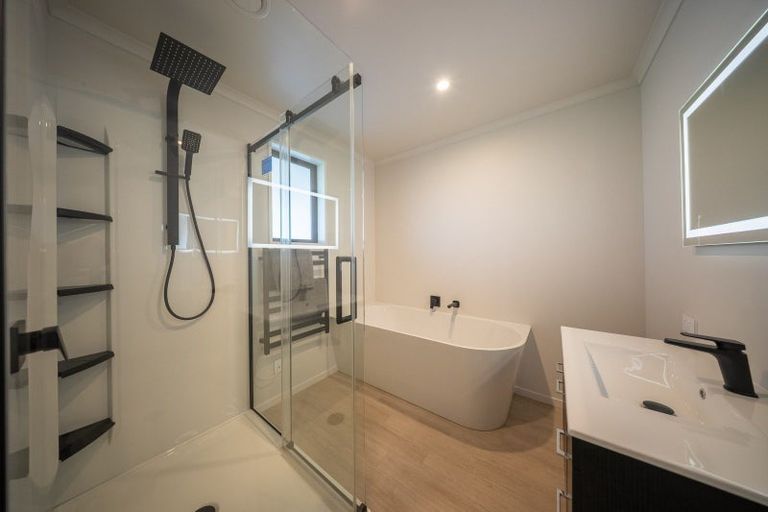 Photo of property in 22 Marakura Drive, Te Anau, 9600