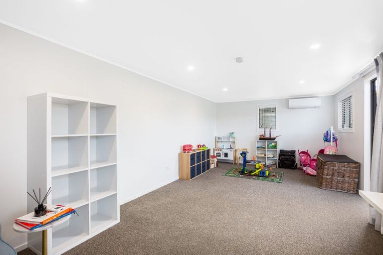 Photo of property in 19 Seagull Place, Whitby, Porirua, 5024