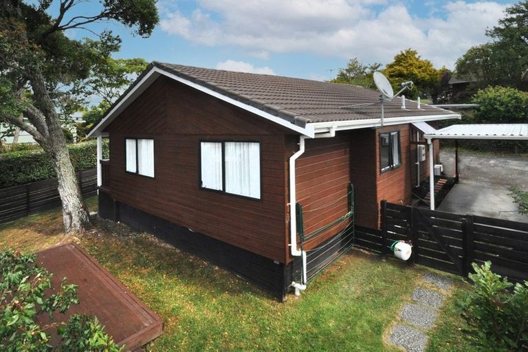Photo of property in 7/109 Don Buck Road, Massey, Auckland, 0614