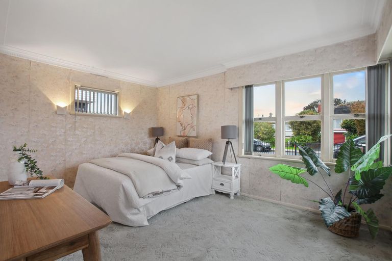 Photo of property in 16 Sylvan Crescent, Te Atatu South, Auckland, 0610