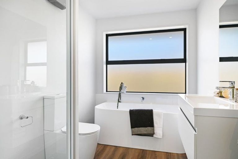 Photo of property in 18 Chambers Avenue, Woodend, 7610