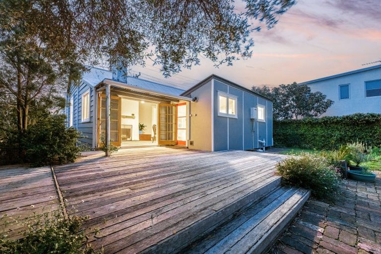 Photo of property in 2/2 Evan Street, Belmont, Auckland, 0622