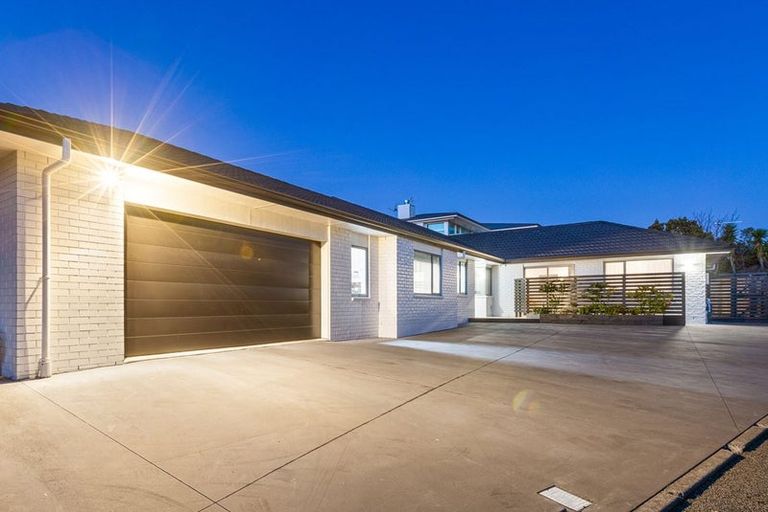 Photo of property in 10g Tupare Place, Highlands Park, New Plymouth, 4312