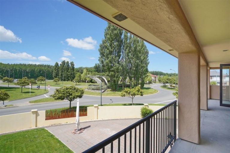 Photo of property in 20 Baltic Place, Northwood, Christchurch, 8051