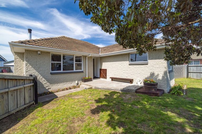 Photo of property in 24 Ontario Place, Wainoni, Christchurch, 8061