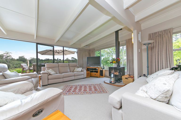 Photo of property in 51 Kent Terrace, Riverhead, 0820