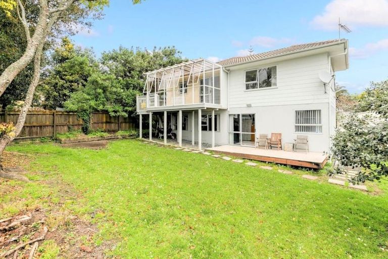 Photo of property in 4 Santiago Crescent, Unsworth Heights, Auckland, 0632