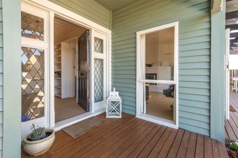 Photo of property in 2/128 Weston Road, St Albans, Christchurch, 8052