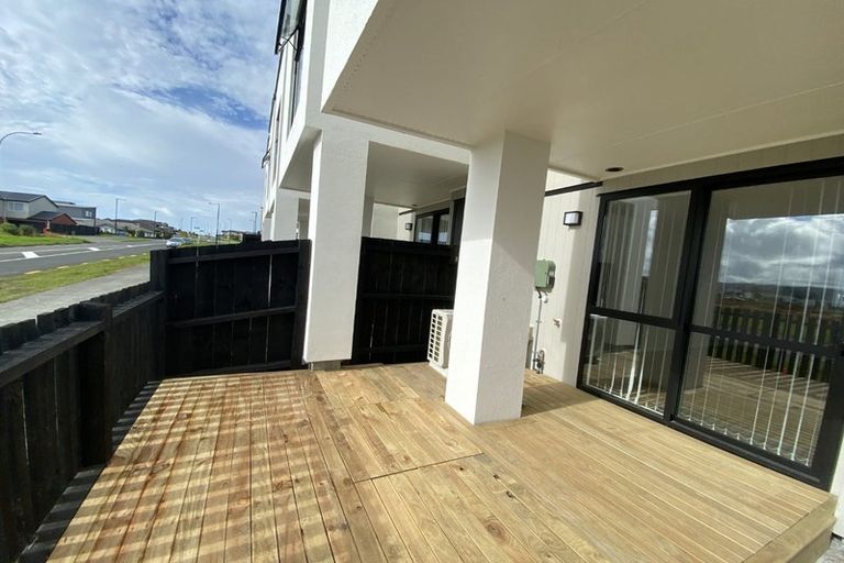 Photo of property in 15a Colin Chester Drive, Silverdale, 0932