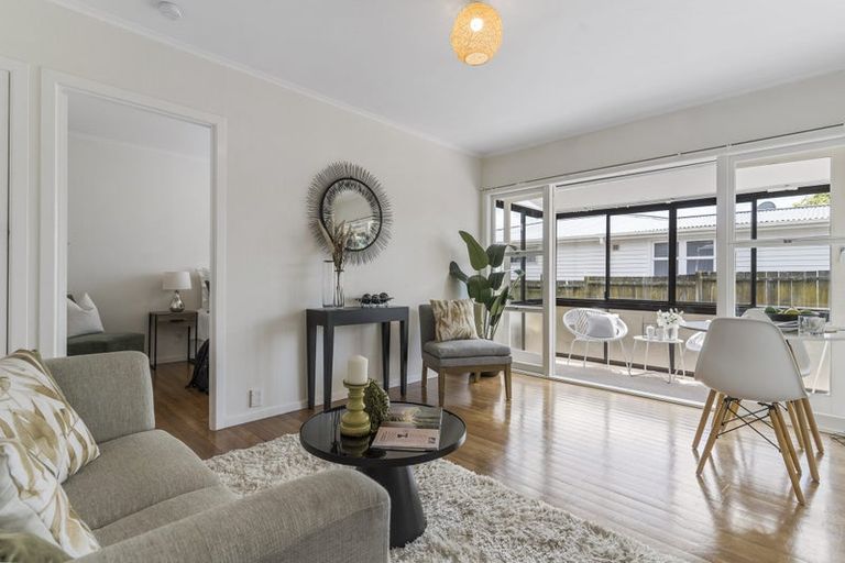 Photo of property in 2/105 Astley Avenue, New Lynn, Auckland, 0600
