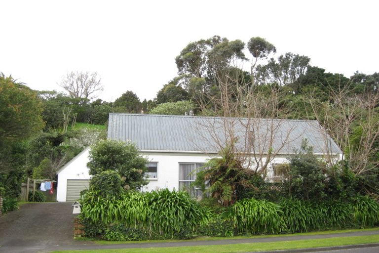 Photo of property in 13 Ambury Place, Merrilands, New Plymouth, 4312