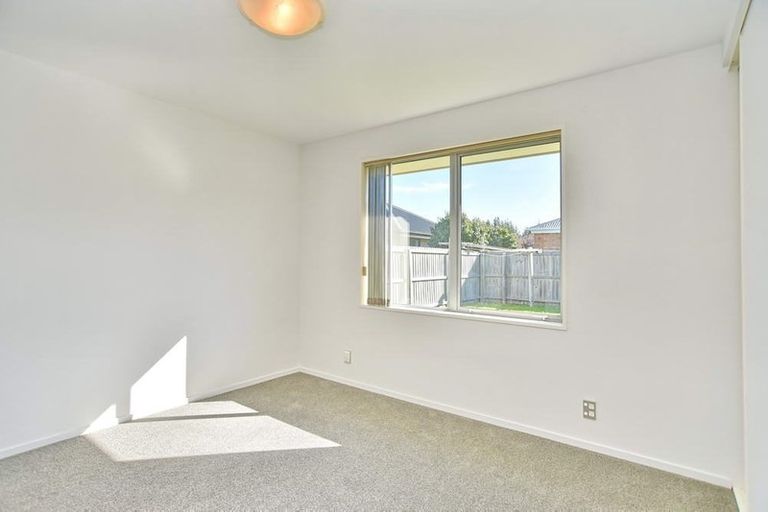 Photo of property in 69 Acacia Avenue, Rangiora, 7400