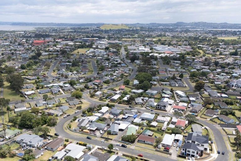 Photo of property in 23 Kemble Close, Mangere, Auckland, 2022