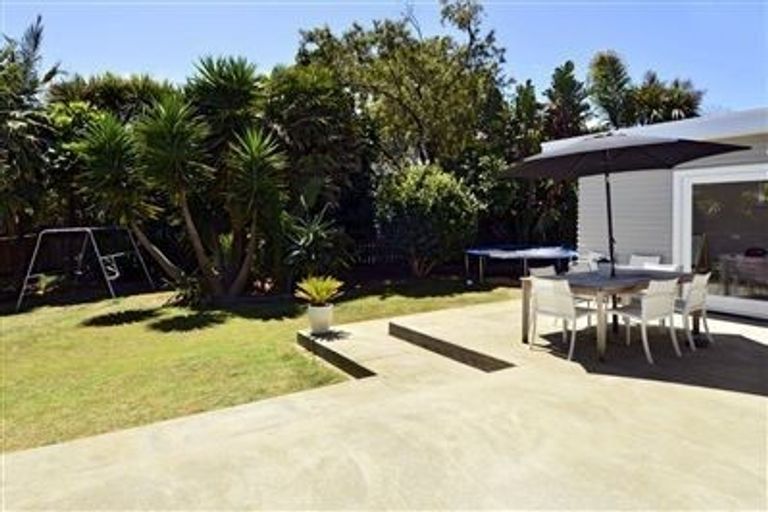 Photo of property in 1/19 Brook Street, Milford, Auckland, 0620