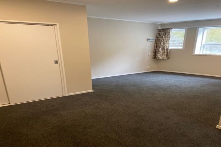 Photo of property in 70 Kelburn Parade, Kelburn, Wellington, 6012