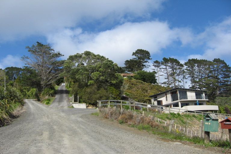 Photo of property in 313 Forest Hill Road, Waiatarua, Auckland, 0612
