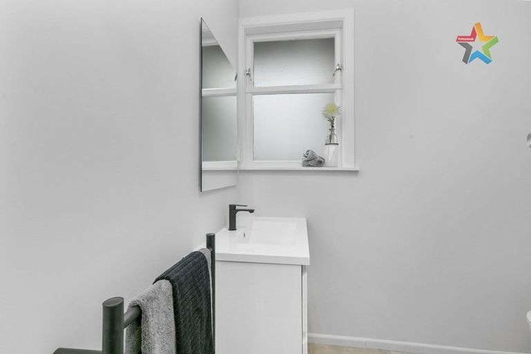 Photo of property in 2/352 Oxford Terrace, Avalon, Lower Hutt, 5011