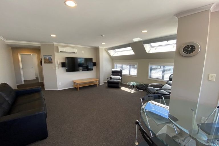 Photo of property in 4/19 Victoria Road, Mount Maunganui, 3116