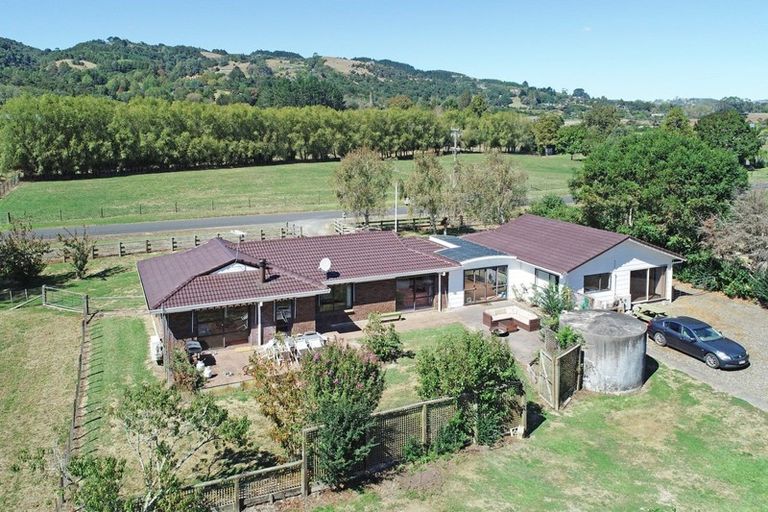 Photo of property in 244 Cossey Road, Drury, 2577