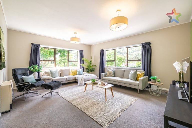 Photo of property in 61 Riverside Drive, Waiwhetu, Lower Hutt, 5010