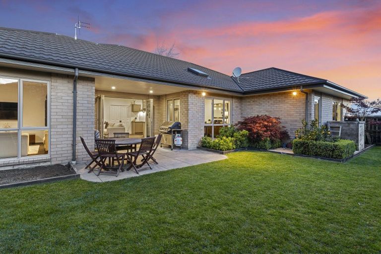 Photo of property in 16 Pukeko Place, Rangiora, 7400