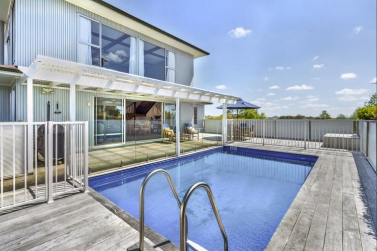 Photo of property in 18 Potts Road, Whitford, Howick, 2571