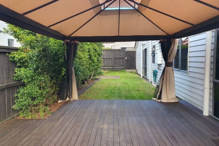 Photo of property in 79 Mt Lebanon Crescent, The Gardens, Auckland, 2105