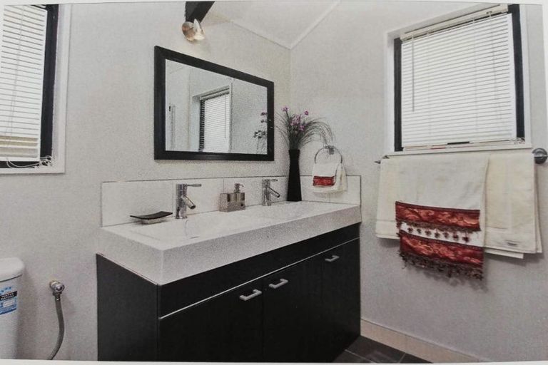 Photo of property in 287b Pakuranga Road, Pakuranga Heights, Auckland, 2010