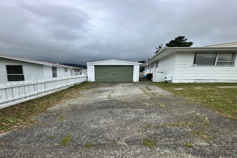 Photo of property in 25 Clapham Grove, Stokes Valley, Lower Hutt, 5019