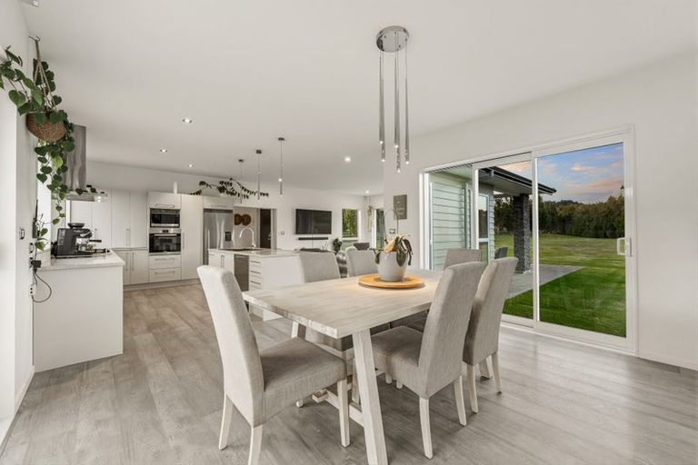 Photo of property in 1 Ngaire Close, Wainui, Silverdale, 0994