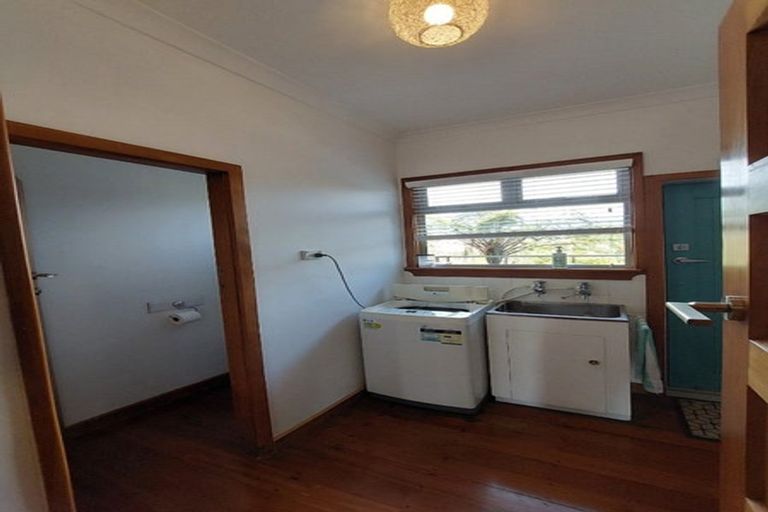 Photo of property in 6 Mission Street, Moturoa, New Plymouth, 4310