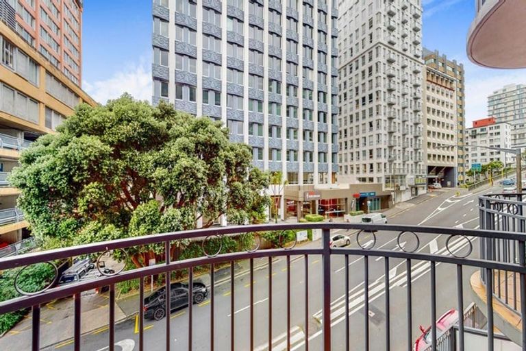 Photo of property in Atrium Towers, 2b/154 The Terrace, Wellington Central, Wellington, 6011